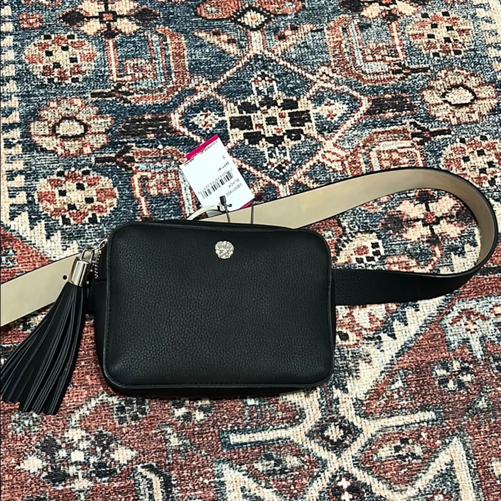 Vince Camuto Fanny pack